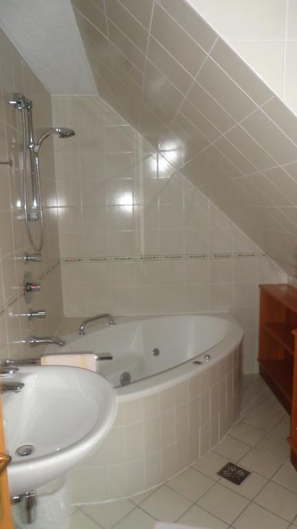 Hirschenhof Hotel Graz Room photo